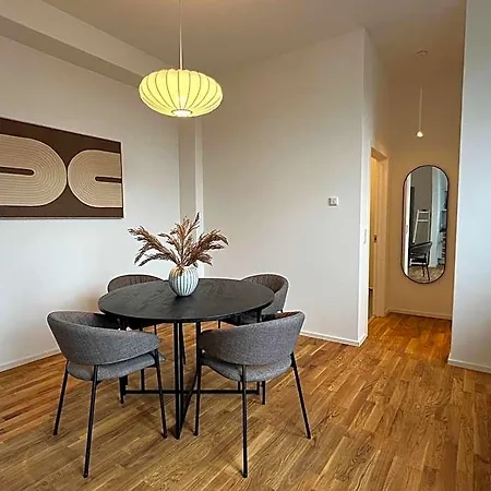 Amaya Living 80qm Japandi Zentrum 아파트